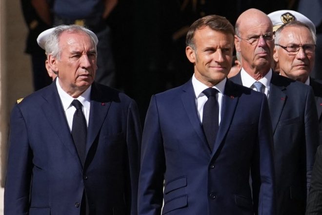 BREAKING: France's Government Crumbles—What Comes Next? —  h3 Trending News, h3 Political Crisis, h3 Government Turmoil