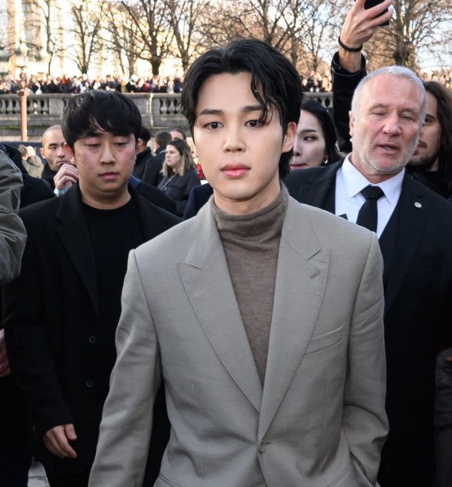 🚨 BREAKING NEWS 🚨 Jimin's surprise appearance at Dior's Paris Fashion Week sparks frenzy and speculation! —  
Celebrity appearance announcement
Fashion event news update
International fashion show update