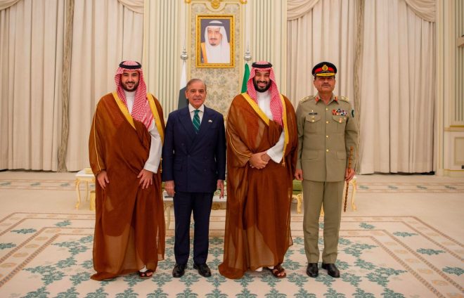 BREAKING: Pakistan Offers Nuclear Support to Saudi Arabia! —  nuclear defense agreement, Pakistan Saudi Arabia alliance, military collaboration 2025
