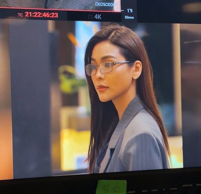 Breaking: บอสเล็กกกกก เปิดตัวกลาง THE WATER Q1?! 😱  
นทีร้อยเล่ห์คิว1  
อิงล็อต  
อิงฟ้ามหาชน   —  บอสหล่อ 2025, น้ำตาลพิมพ์นิยม, ถ่ายรูปแฟชั่น 2025