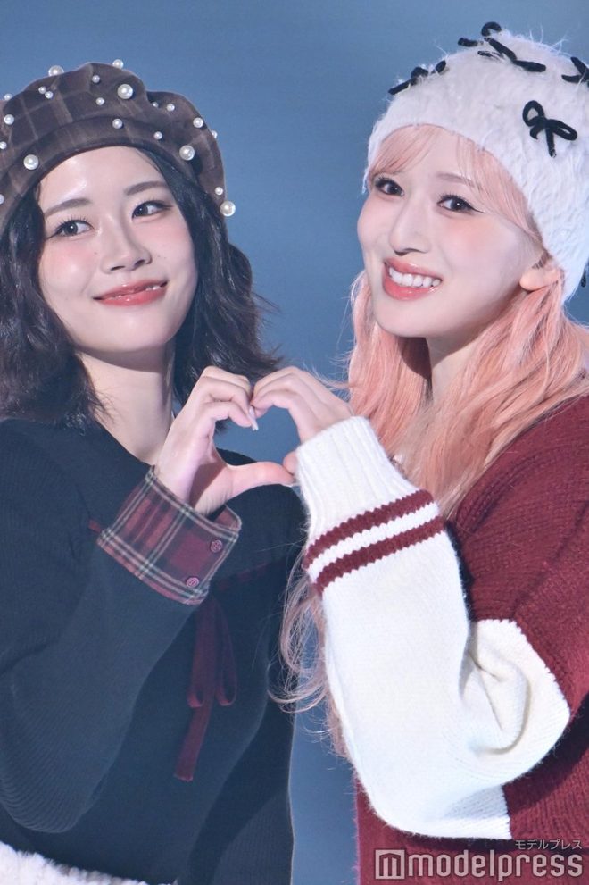 "Controversial Debut: ME:I・KOKONA＆SUZU Strike a Pose on TGC 2025 A/W Runway - Fans Divided! 💖🩷 #TGC20th" —  TGC 2025 Runway Debut, Heart Pose Fashion, ME:I Kokona & Suzu, Trendy TGC 2025 Looks, Celebrity Fashion Show, ME:I Models, ME:I Fashion Line