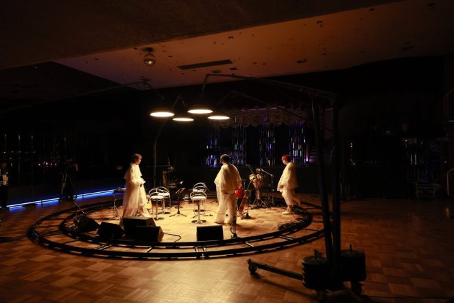 "Controversial NEWS: Acoustic Live Streamed on PrimeVideo_JP for 22nd Anniversary! 🎂🔥" — NEWS anniversary celebration, Live acoustic performance, Prime Video streaming
J-pop group NEWS, 22nd birthday celebration, Exclusive online concert
Japanese boy band NEWS, Special acoustic show, Prime Video premiere