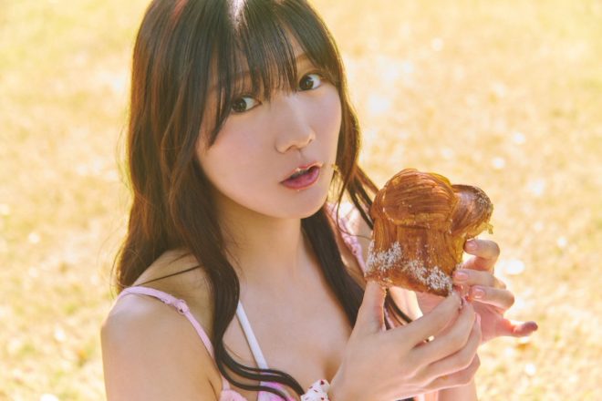 Controversy Erupts as Third Wave of Bread Slicing Ban Lifted! Hinatazaka46's Hina Kawada Releases 2nd Photo Book on November 11th! 🍞🎀 #Hinatazaka46 #HinaKawada" —  "Japanese idol photobook release," "Hinatazaka46 member photobook," "Limited edition photobook purchase