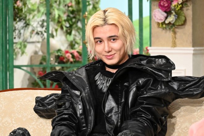 "Fujii Kaze's Shocking Confession on 'Tetsuko's Room'! 🚨 First Appearance on Talk Show, Intriguing Exchange with Kuroyanagi Tetsuko ✨ What did his father mean by 'Leave Okayama'? Find out on 9/8 Broadcast! #FujiiKaze #TetsukosRoom" — 藤井風トーク番組出演, 黒柳徹子インタビュー, 岡山からの挑戦