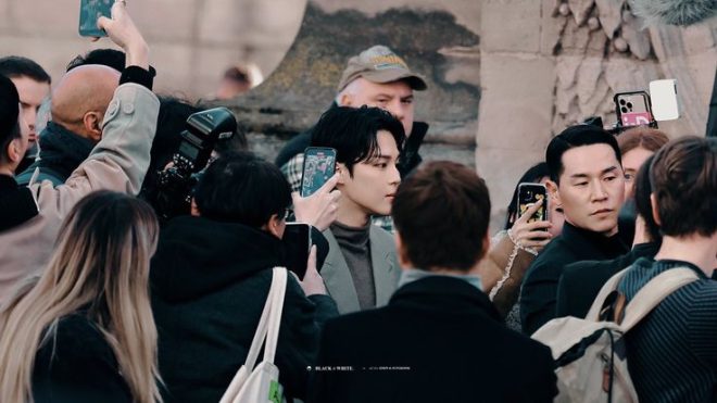 "K-Pop Sensation #JIMIN Set to Steal the Show at Dior's Paris Fashion Week! Fans in Frenzy Over Surprise Appearance 🇫🇷 #JIMINDIOR #JIMINxDIOR" —  JIMIN Paris Fashion Week, Dior show, KST
JIMIN celebrity appearance, Dior fashion event, SS26
JIMIN Dior collaboration, PFW runway debut, JIMINxDIOR