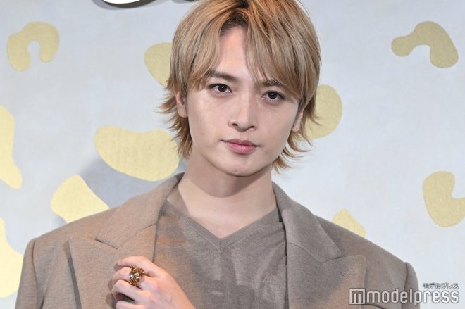 "Kis-My-Ft2's Taisuke Tamamori Makes Bold Fashion Statement at Cartier Opening Event! What's the Must-Have Item in His Live Outfit?" 🔥👀 #KisMyFt2 #Cartier #FashionControversy —  
Stylish Set-Up Outfit, Kis-My-Ft2 Event, Cartier Launch
Trendy Fashion Choices, Yuta Tamamori, Cartier Event Appearance
Celebrity Style Moments, Kis-My-Ft2 Member, Cartier Showcase