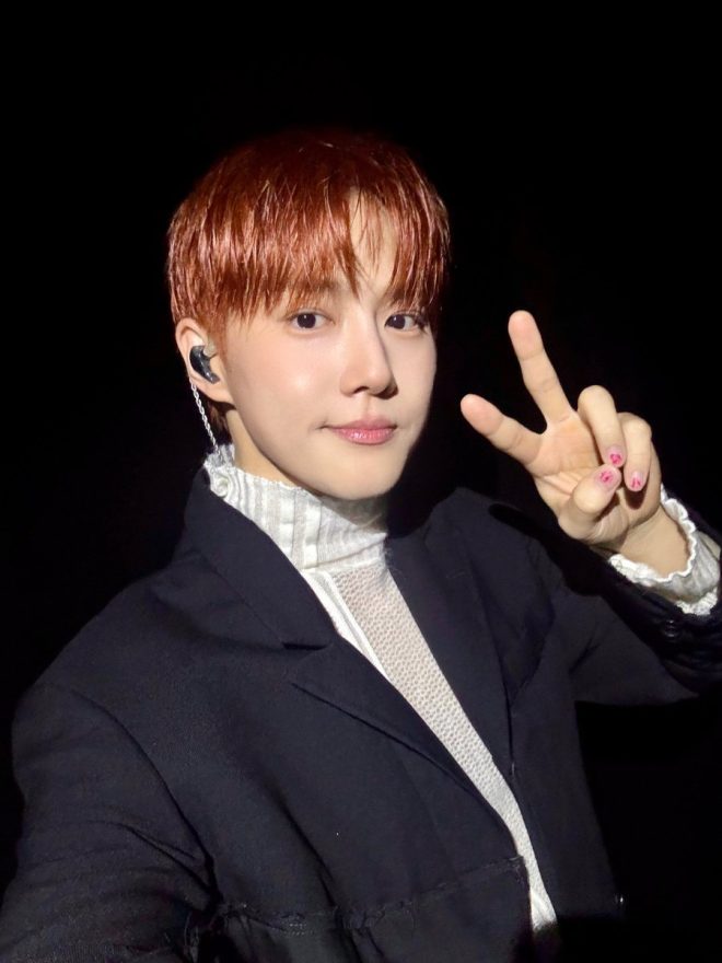 SUHO's Shocking Revelation: Live on Melon Tonight!  
EXO Fans Divided Over 'The Moment' Surprise —  Live Music Streaming, K-Pop Concerts 2025, SUHO Solo Performance