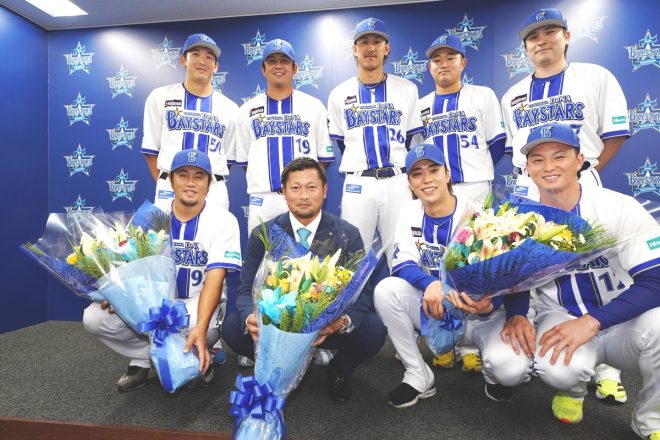 "Shocking Revelation at Moriyuto's Retirement Press Conference: Surprise Appearance by 8 Players! What Did Moriyuto Say?" #baystars — Retirement press conference, Yokohama DeNA BayStars, Professional baseball player, Surprise appearance by teammates, Player's comments, Star player farewell, Baseball career conclusion, Emotional retirement announcement, Professional athlete retirement, Yokohama baseball team event