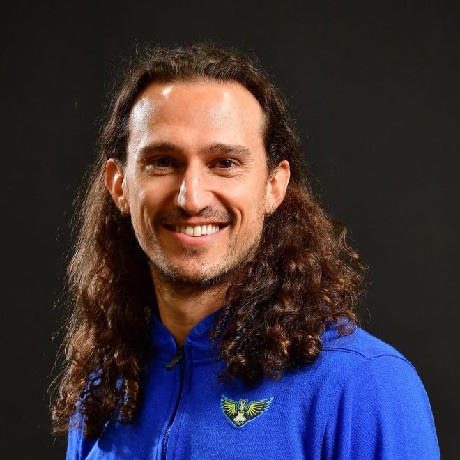 Shocking Split: Dallas Wings Ditch Coach Chris Koclanes After Just ONE Season—What Went Wrong?