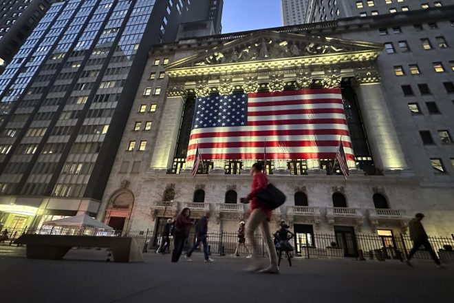 Stock Market Meltdown? $4.9 Trillion in Futures at Risk! —  U.S. Stock Market Volatility, Options Expiration Impact, Market Turbulence Predictions 2025