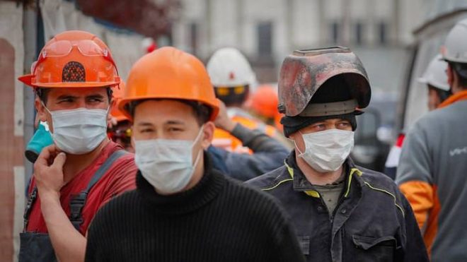 "Запрет на привоз семьи: новый закон для трудовых мигрантов в России?" —
Миграционная политика России,
Привоз семьи трудовым мигрантам,
Ограничения для иностранных специалистов.