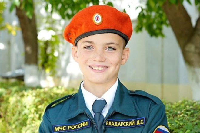 "Необычный герой: как ребенок спас пожар в Симферополе? #удивительно #спаситель" — Потушить пожар, Симферополь, дети
МЧС, происшествие, пожарник
Безопасность, ребенок, служба
