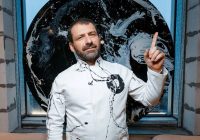 Неожиданный поворот: миллиардер из Forbes в УрФУ!" —  "Миллиардер поступил в УрФУ"
"Известный бизнесмен в УрФУ"
"Список Forbes и УрФУ