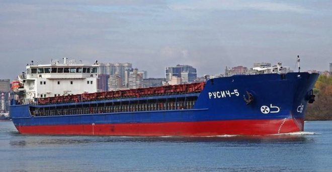 Тайна сухогруза: Почему «Русич-5» застрял на Дону? — Сухогруз на Дону 2025, авария на реке Дон, спасение судна "Русич-5"