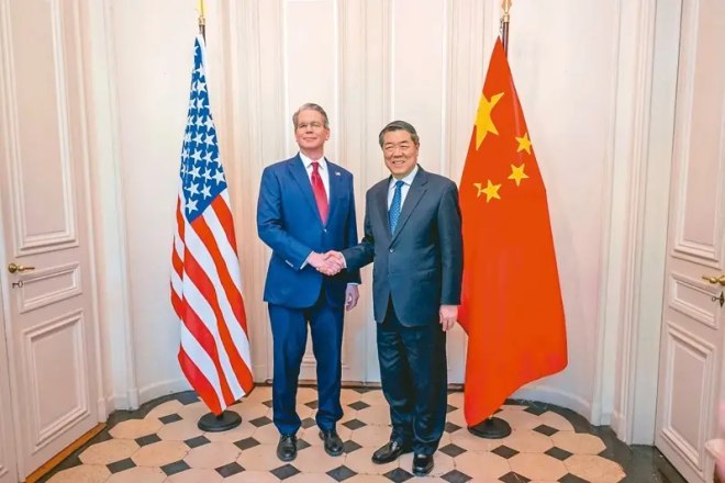 中美科技战升级：23家中国企业遭制裁! —  美国实体清单, 中美芯片争端, 敏感技术出口限制