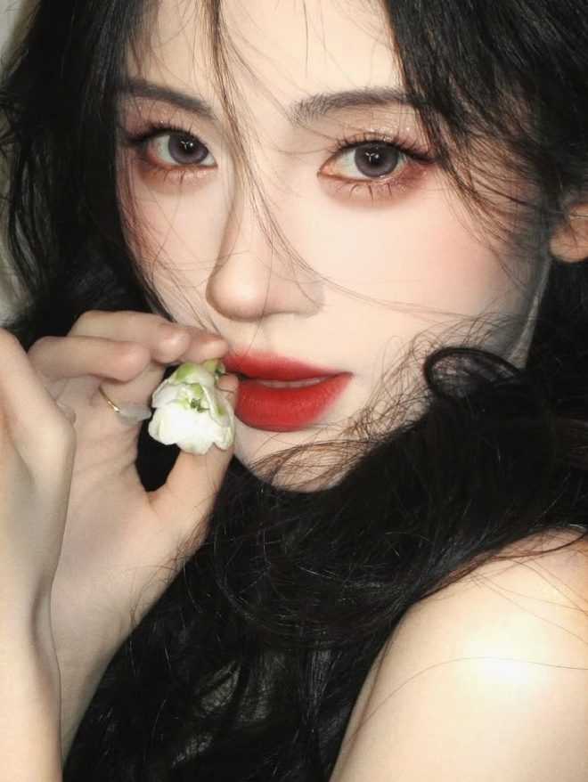 小姐姐的抽奖！谁能赢得美丽的心？ —  抽奖活动, 吸引眼球的小姐姐, 评论区互动