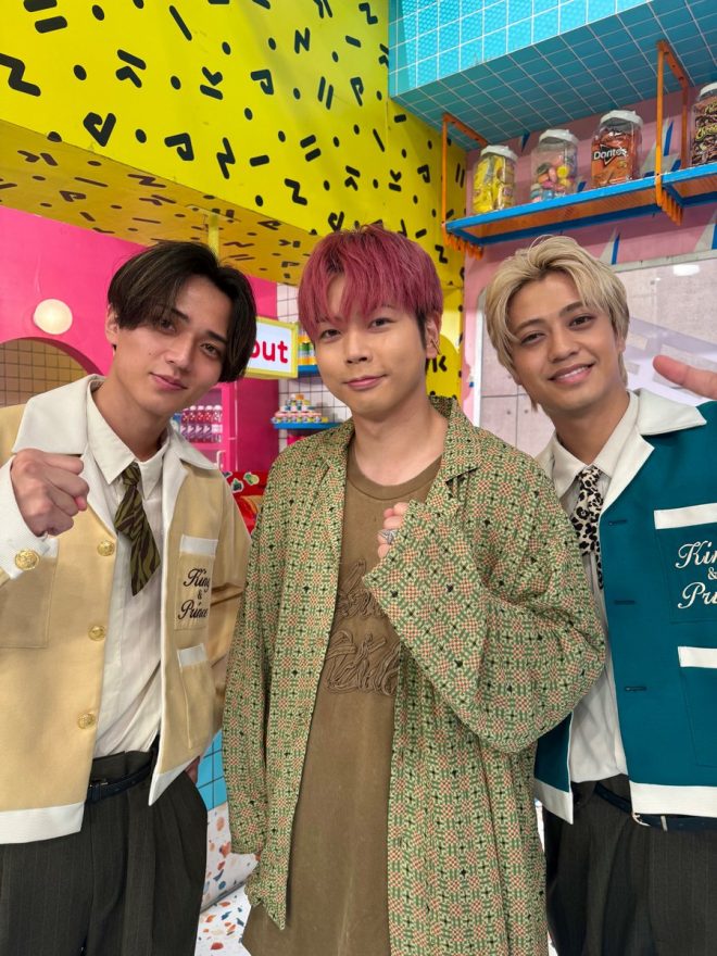 "後出しキントレ💰: アートなカッコいい先輩がTVer & huluで話題！お気に入り登録必須🔥 #KingandPrince #NEWS" —  Cool senior with artistic vibes, Streaming on TVer and Hulu, Favorite bookmarking welcome, #KingandPrince, #NEWS