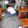 早餐惊魂：特警救老人，家属感激送锦旗 —  突发心脏病急救, 早餐健康饮食, 特警救援故事