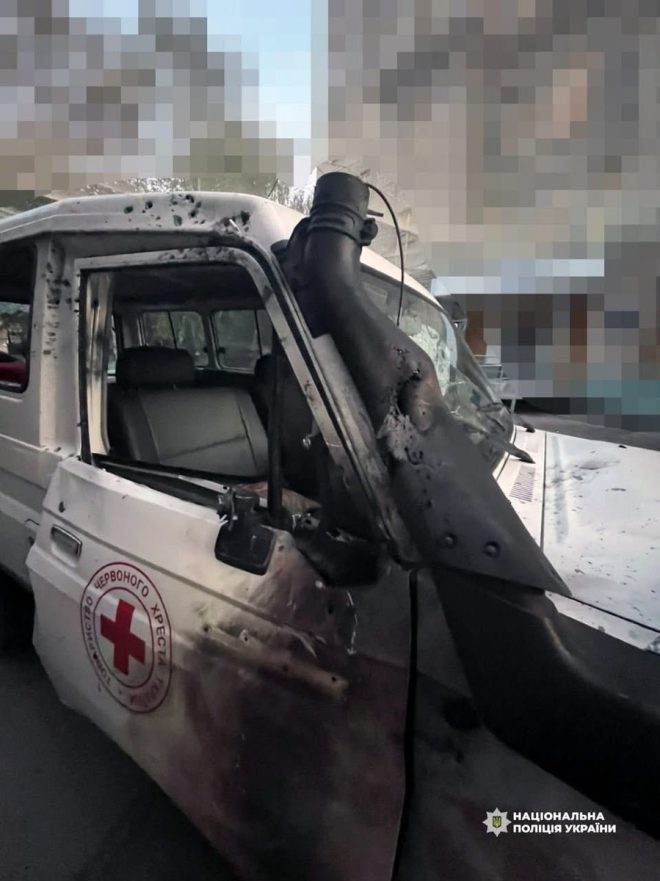 赫尔松州人道车遭无人机袭击，伤者多! —  无人机袭击, 赫尔松州冲突, 国际人道主义危机