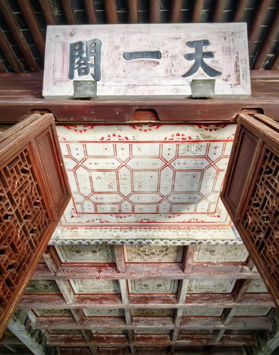 走进宁波天一阁：六百年书卷的秘密！ —  古籍保护, 宁波文化遗产, 天一阁历史故事