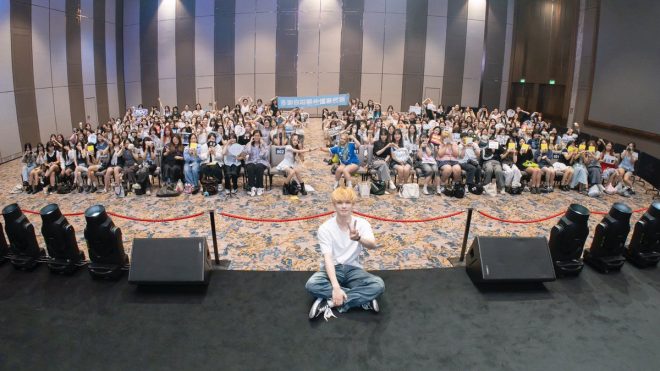 钟辰乐澳门签售会：温暖瞬间定格回忆! —  音乐颁奖典礼, 澳门签售会, 华语音乐盛典