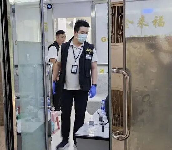 香港黄金大劫：悍匪突袭引发惊涛骇浪！ —  黄金抢劫案, 香港治安问题, 犯罪集团活动