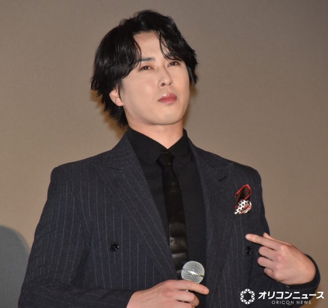 "Controversial Actor Man Miyakuni Ryota Makes Outrageous Demand During Movie Premiere! Did Fans Enjoy 'Eating Firebirds'?" 🔥🎬💥 #MiyakuniRyota #EatingFirebirds —  映画舞台あいさつ, 宮舘涼太の無茶ぶり, 楽しい映画体験