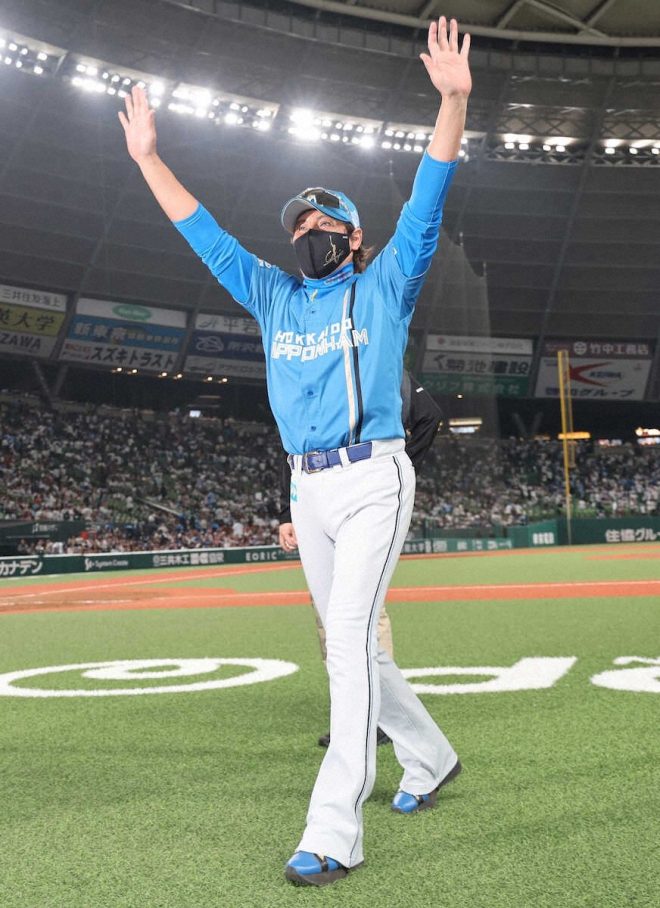 Controversial Decision: Nippon-Ham Fighters Confirm Guts Ishii as Manager for 5th Year, Aims for League Victory! —  
Hokkaido Nippon-Ham Fighters, Guts Ishii, League Championship
Japanese Baseball, Coaching Announcement, Team Success
Winning Goals, Coaching Strategy, Professional Baseball