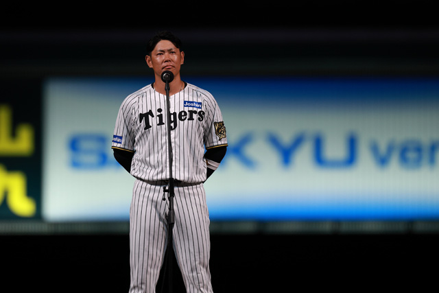 "Controversial Retirement Ceremony for #原口文仁 at 90th Season Finale - #阪神タイガース Fans Divided" —  #90th anniversary, Tigers of Hanshin, Advance on the Tiger Path
Celebration of 90 years, Hanshin baseball team, Roar on the Tiger Path
90th milestone, Hanshin Tigers, Progress on the Tiger Path