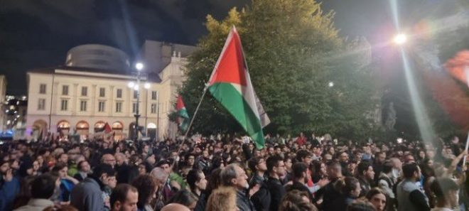 "ITALY ERUPTS IN PROTEST AGAINST ISRAEL'S GLOBAL SUMUD FLOTILLA ATTACK! 🇮🇹🔥" —  Italy Protests, Global Sumud Flotilla, Israel Attack 
Naples Milan Rome, Italian Protest, Breaking News 
Florence Livorno Genoa, Perugia Rising, Italy Resistance