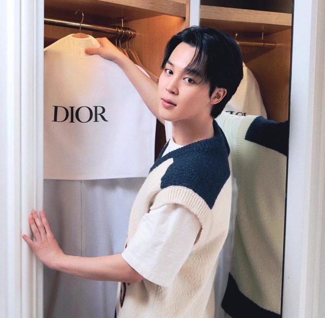 "Jimin Shocks Fans at Paris Fashion Week as Dior Global Ambassador - Controversial Look Revealed! #JiminxDior #PFW" —  Jimin fashion show, Dior ambassador, Paris event
Celebrity appearance, luxury brand collaboration, social media buzz
Fashion week spotlight, high-end partnership, viral marketing campaign