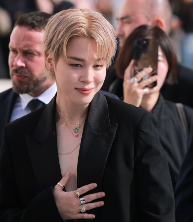 Jimin Sparks Twitter Frenzy: 2 Million Posts in One Day! —  Jimin Twitter trends, Dior Fashion Show highlights, K-pop artist popularity 2025
